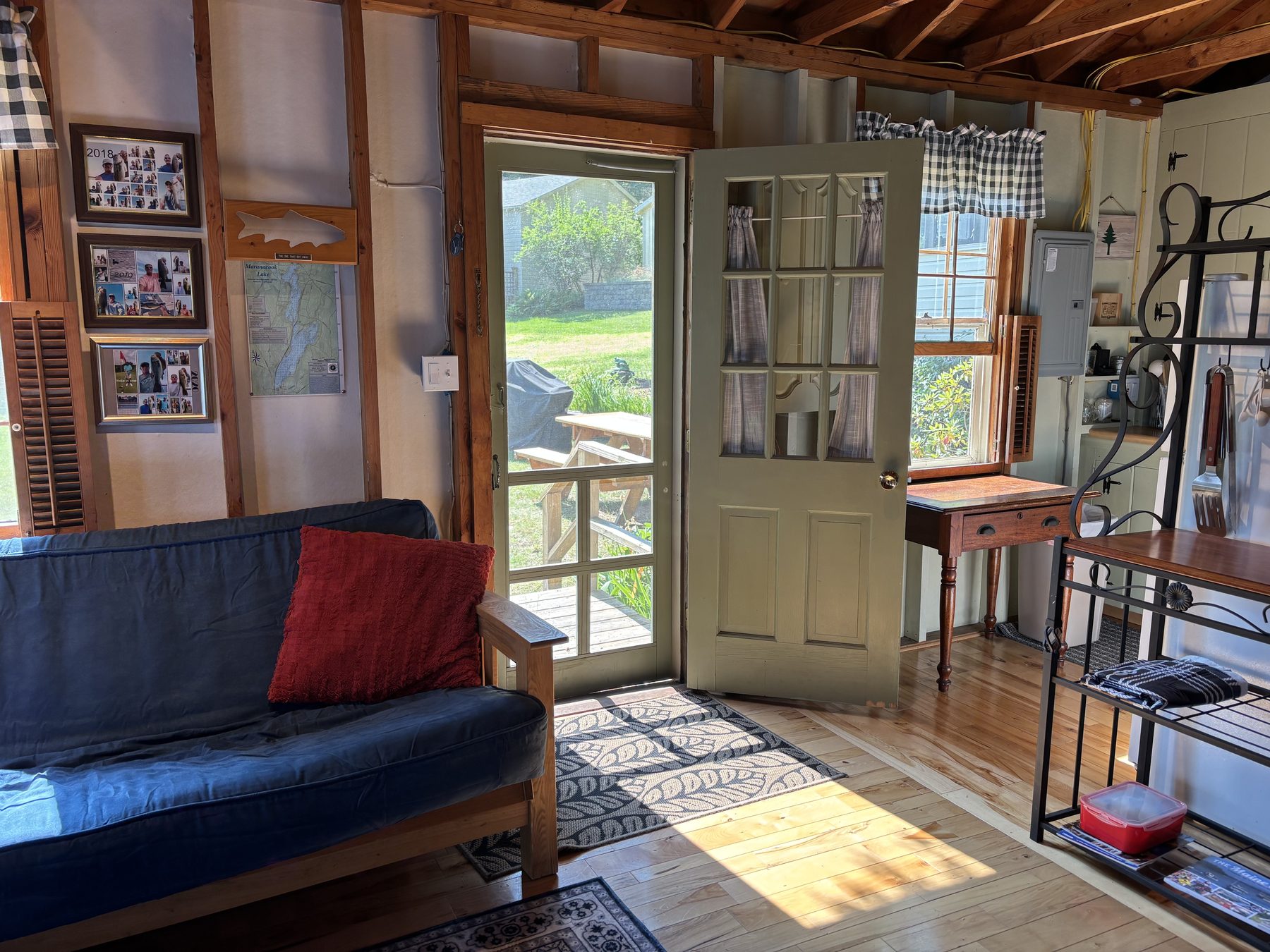 Harmony cabin living room